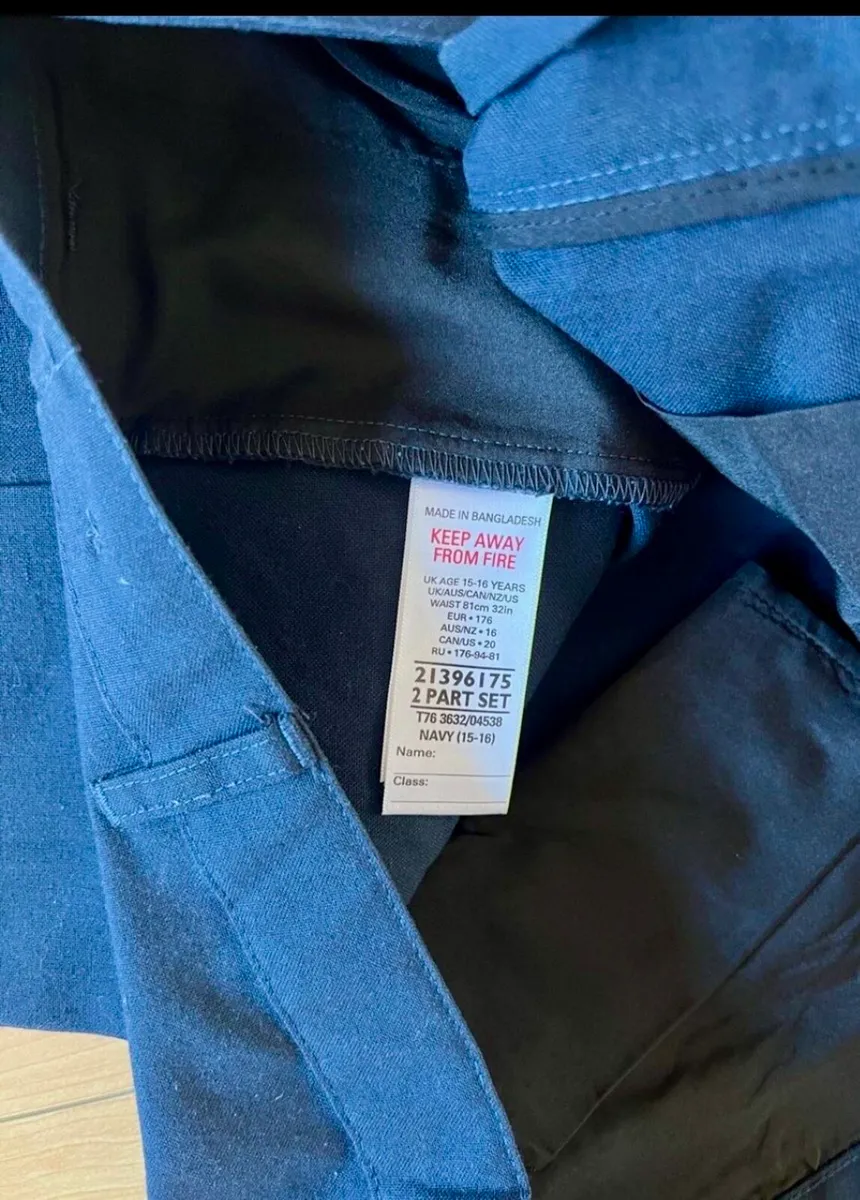 School uniforms - Image 2