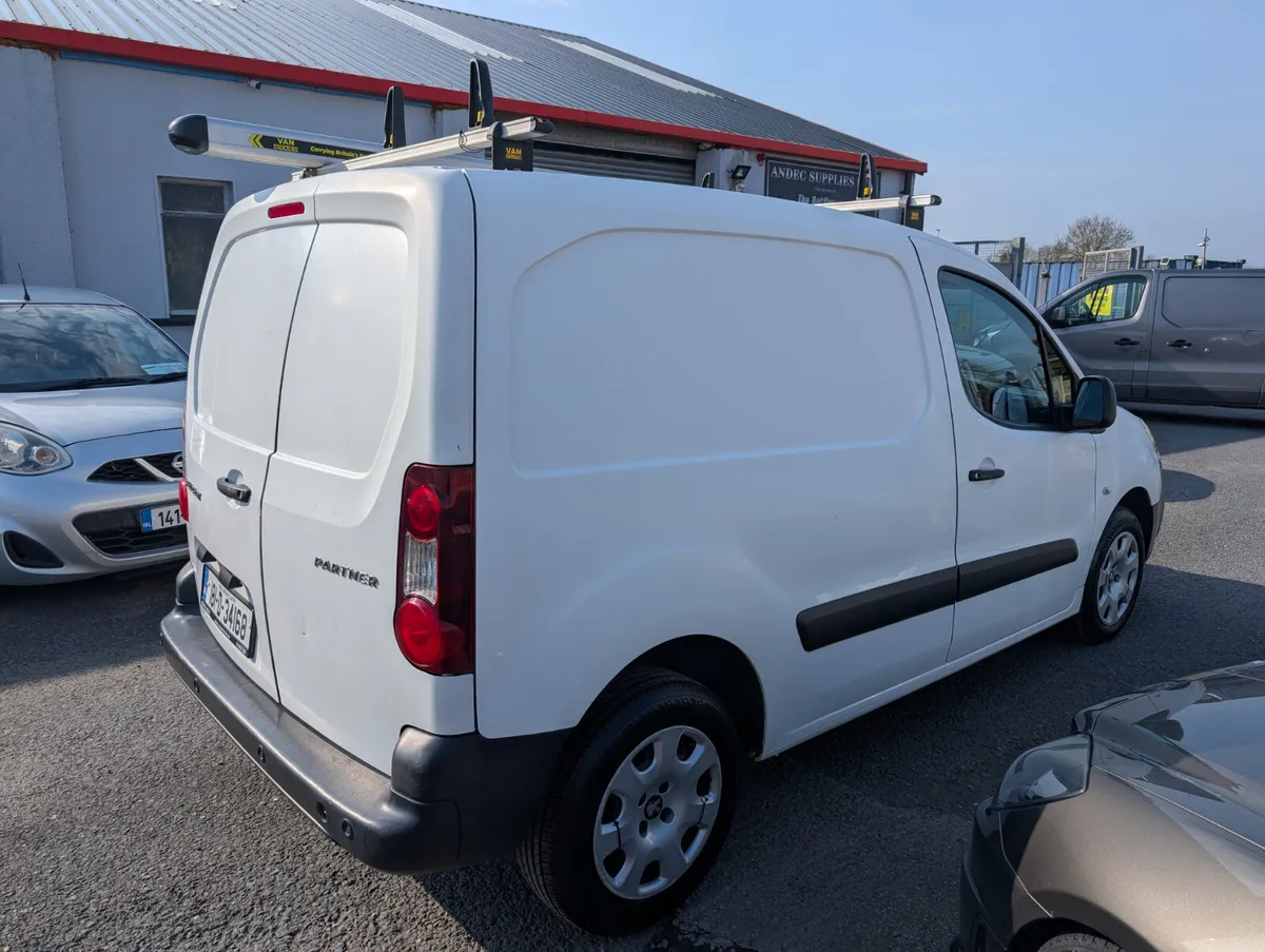 Peugeot Partner 3 seater Air Conditioning - Image 4