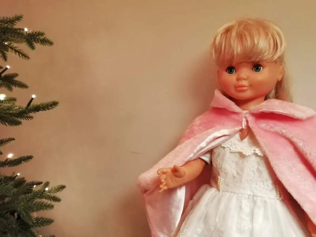 Vintage Famosa Doll - Image 4