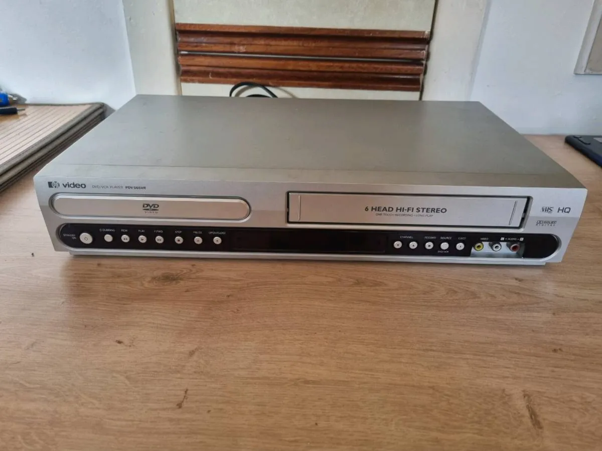 PYE PDV560VR DVD DVD Player / VHS Recorder Combi - Image 1