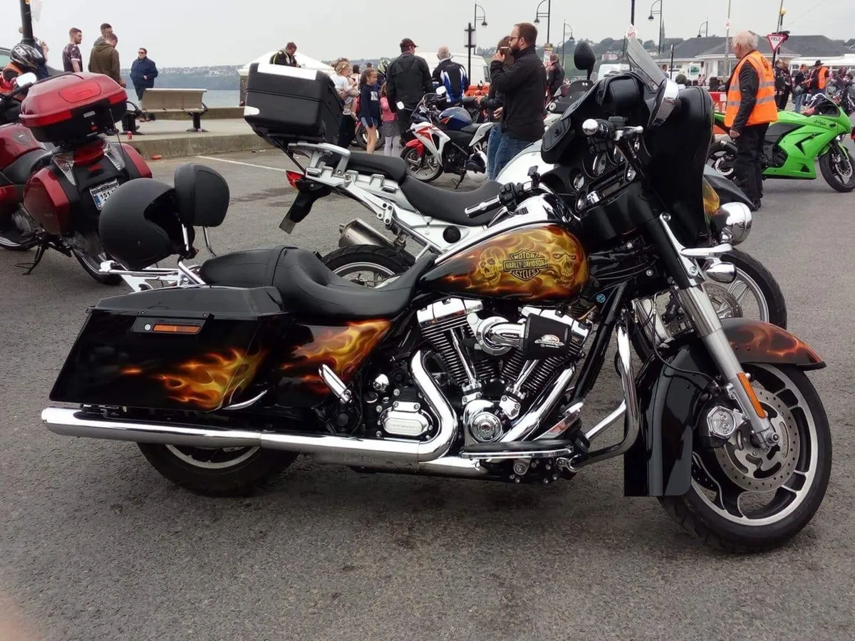 2013 Harley Davidson Streetglide FLHX - Image 4