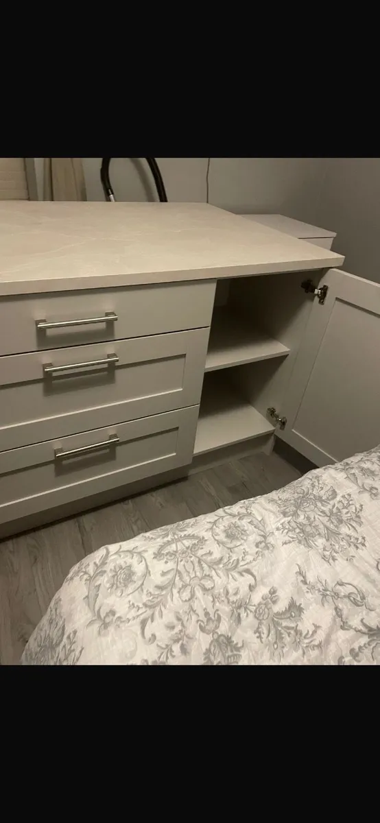 Kitchen island - Image 3