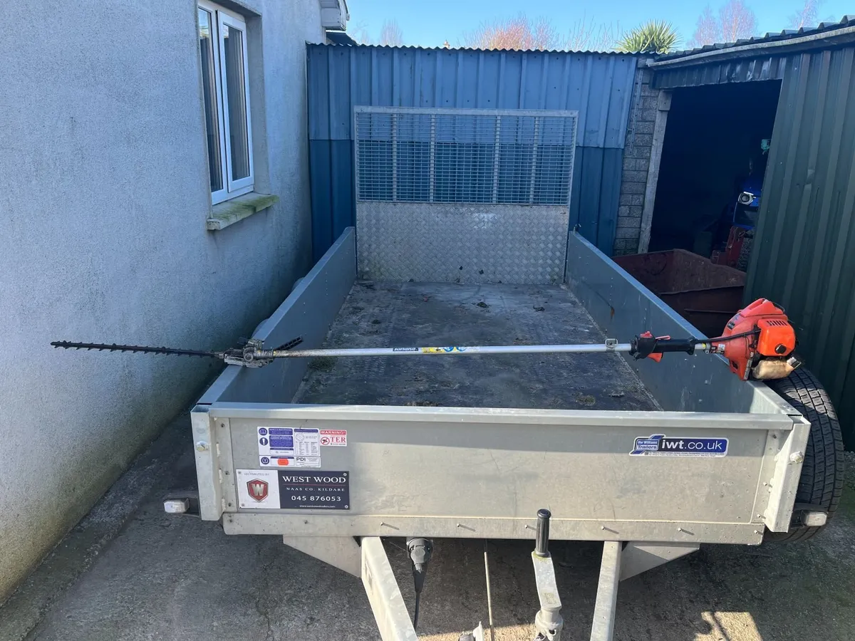 Tanaka Long Reach Hedgetrimmer - Image 1