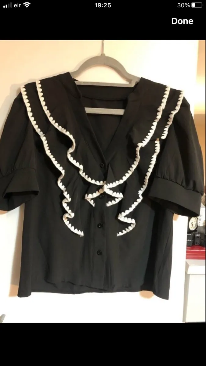 Ladies stunning top size M €3 - Image 4