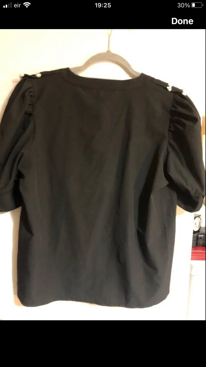 Ladies stunning top size M €3 - Image 2