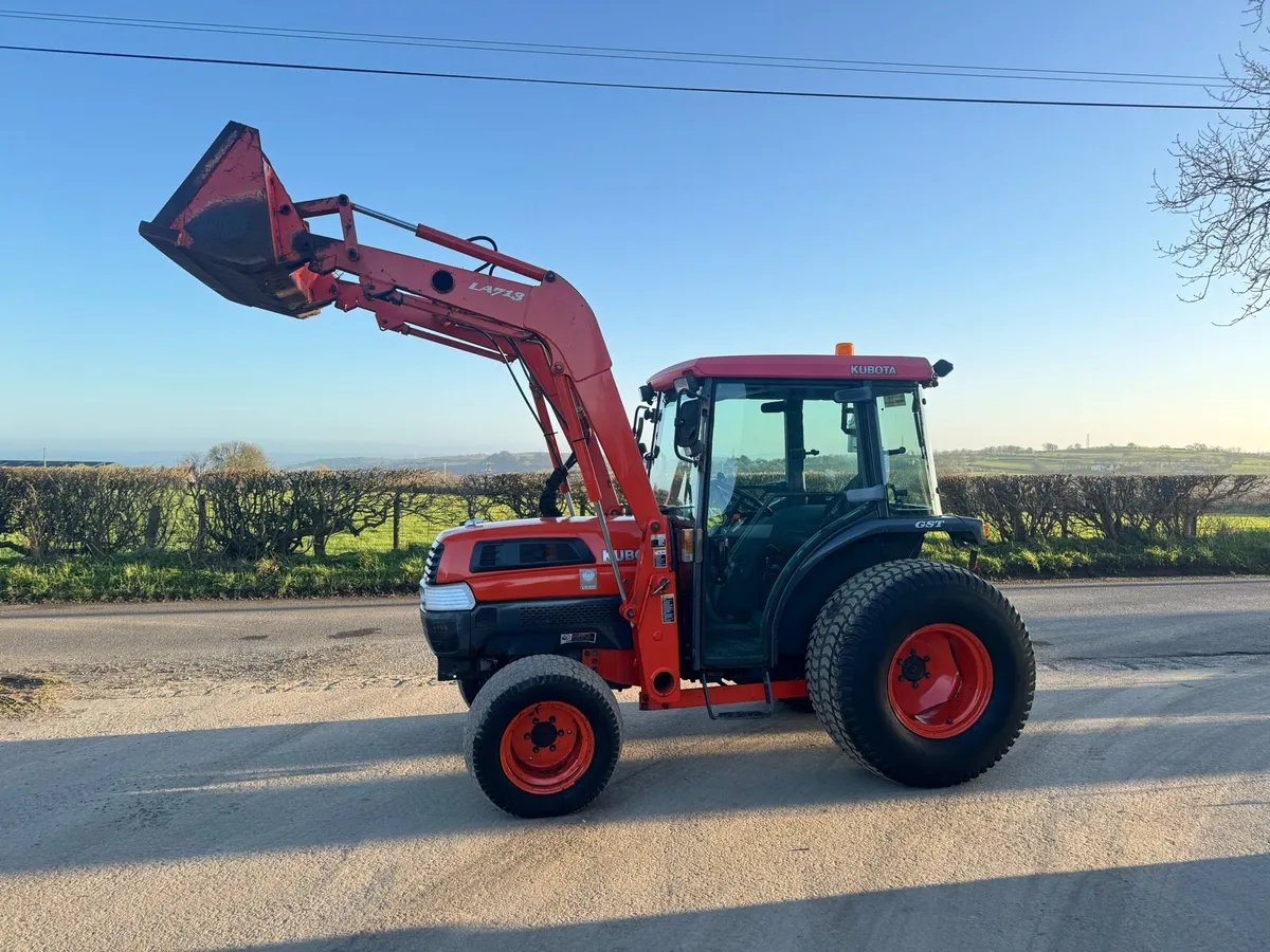 Kubota Compact Tractor with Front Loader - Image 1