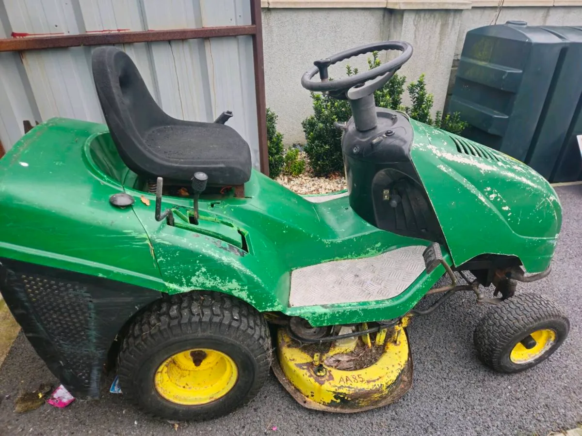 Castlegarden Ride on Mower - Image 2