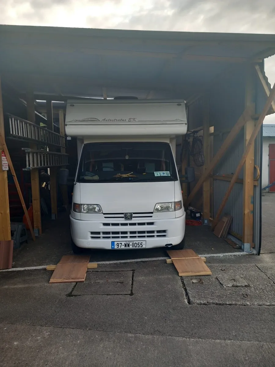Camper 2.5L Peugeot Diesel - Image 1