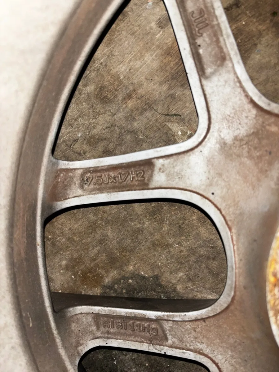 Borbet alloys 17 inch - Image 3