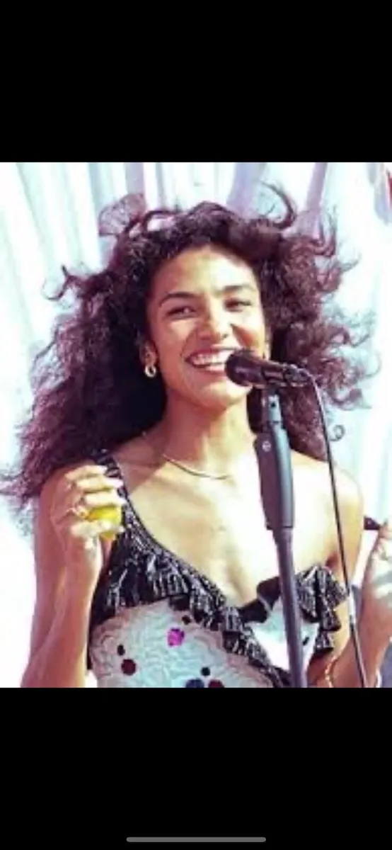 𝖮𝗅𝗂𝗏𝗂𝖺 𝖣𝖾𝖺𝗇 𝖳𝗂𝖼𝗄𝖾𝗍𝗌