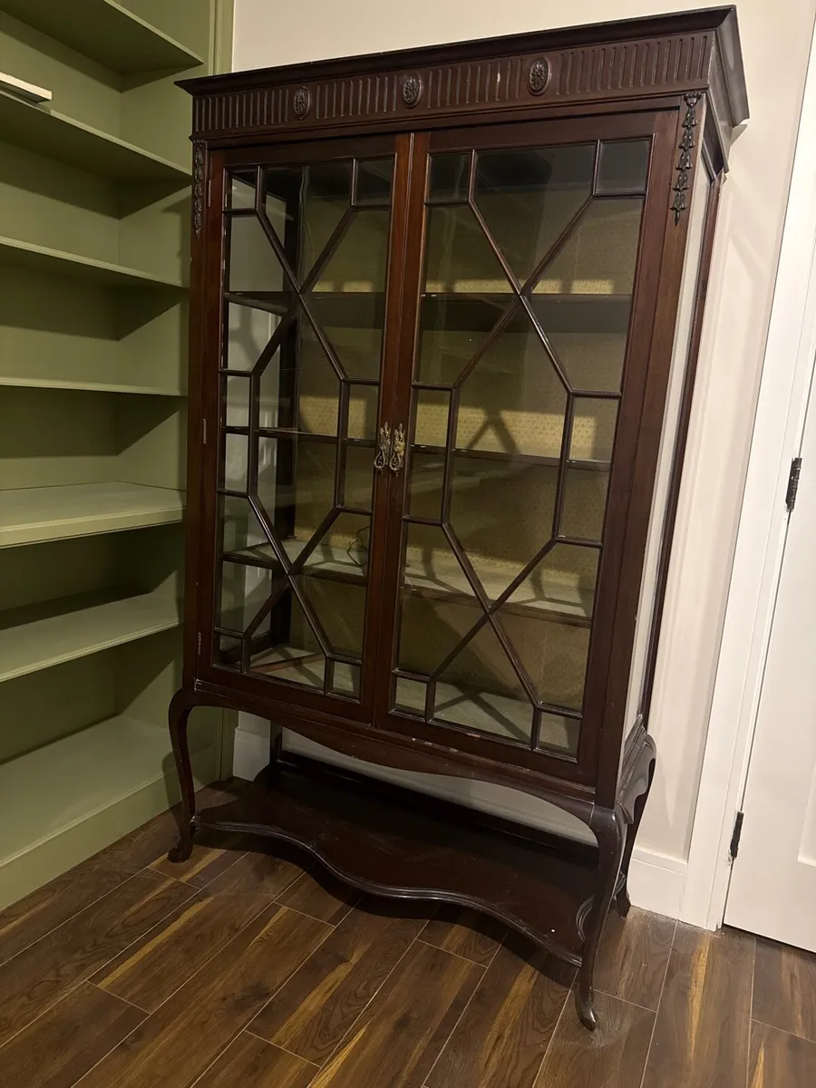 Mahogany Glass Display Cabinet / China Cabinet - Image 3