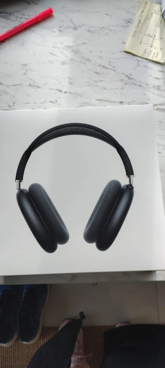 Apple AirPods Max (2nd Gen) - Midnight - Image 1