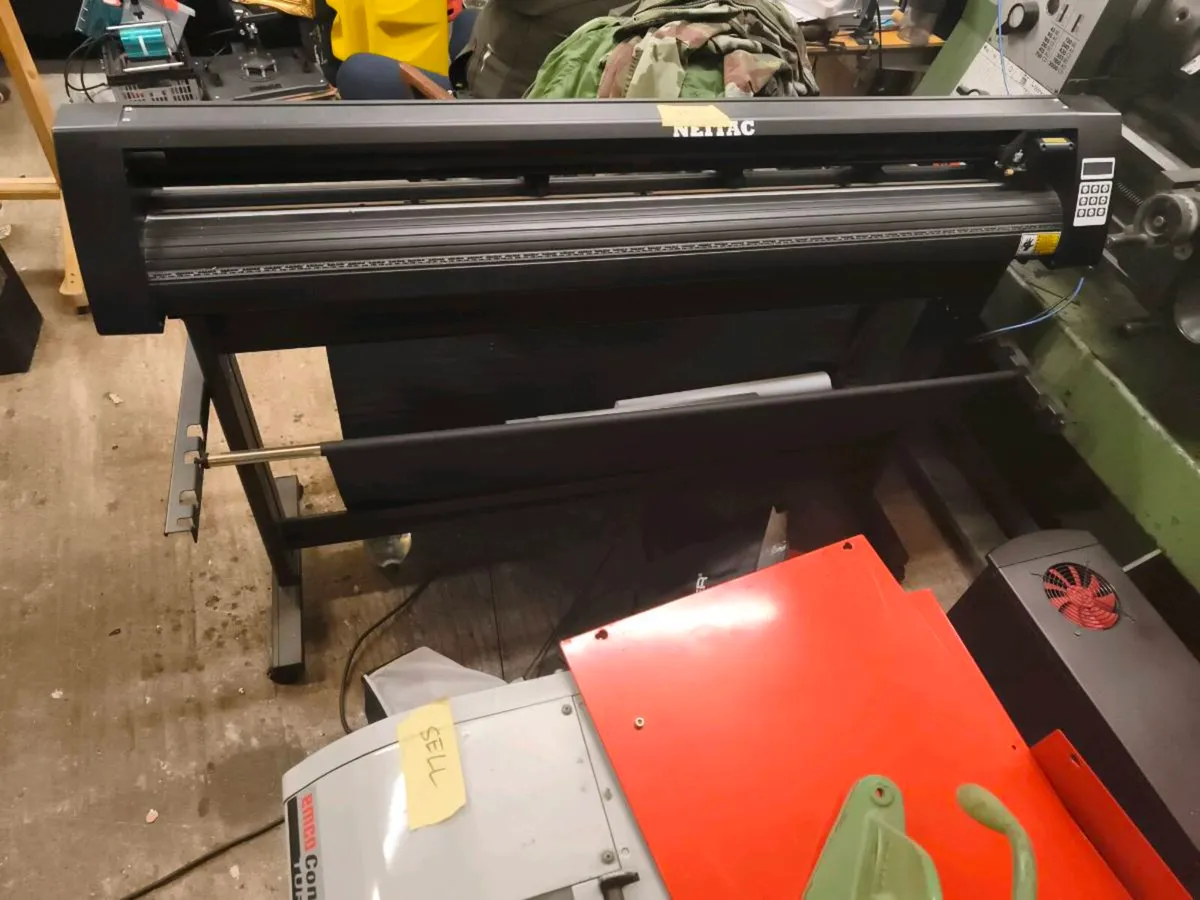 Vinyl plotter. 1350mm