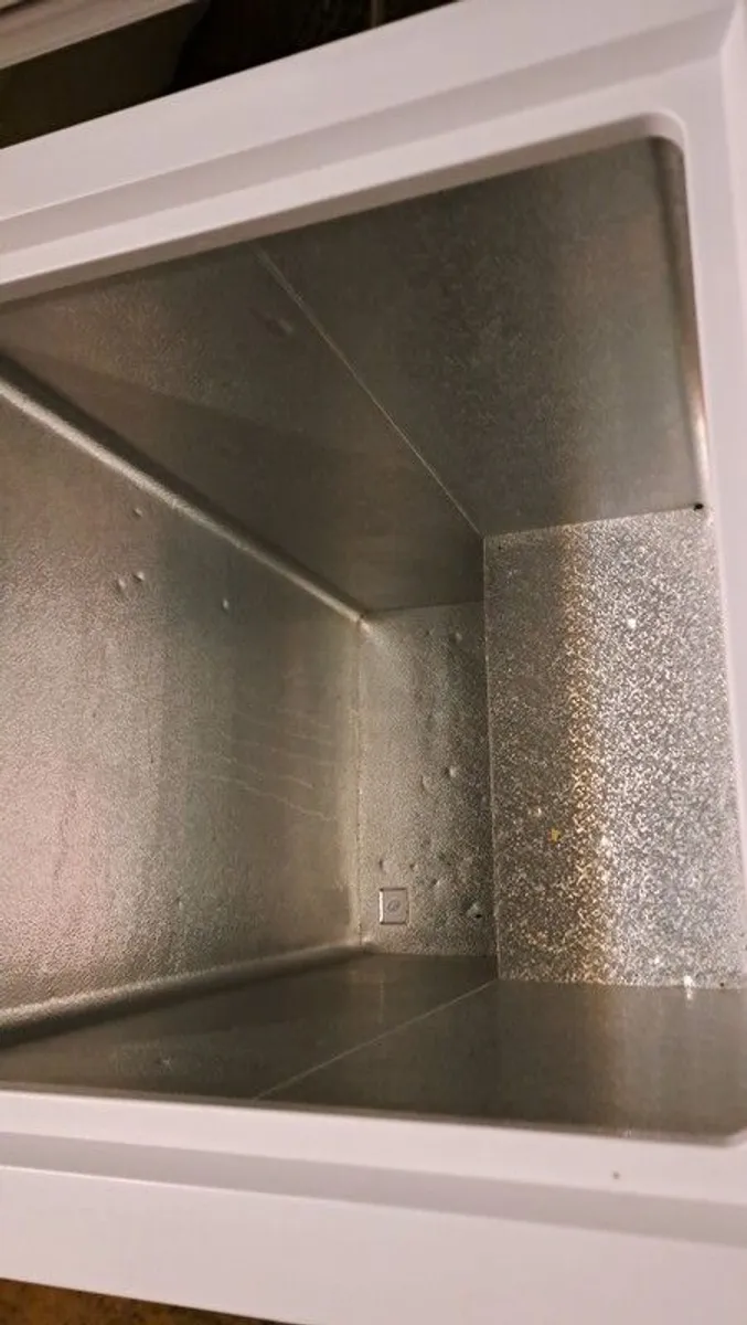 Freestanding Chest Freezer - Image 3