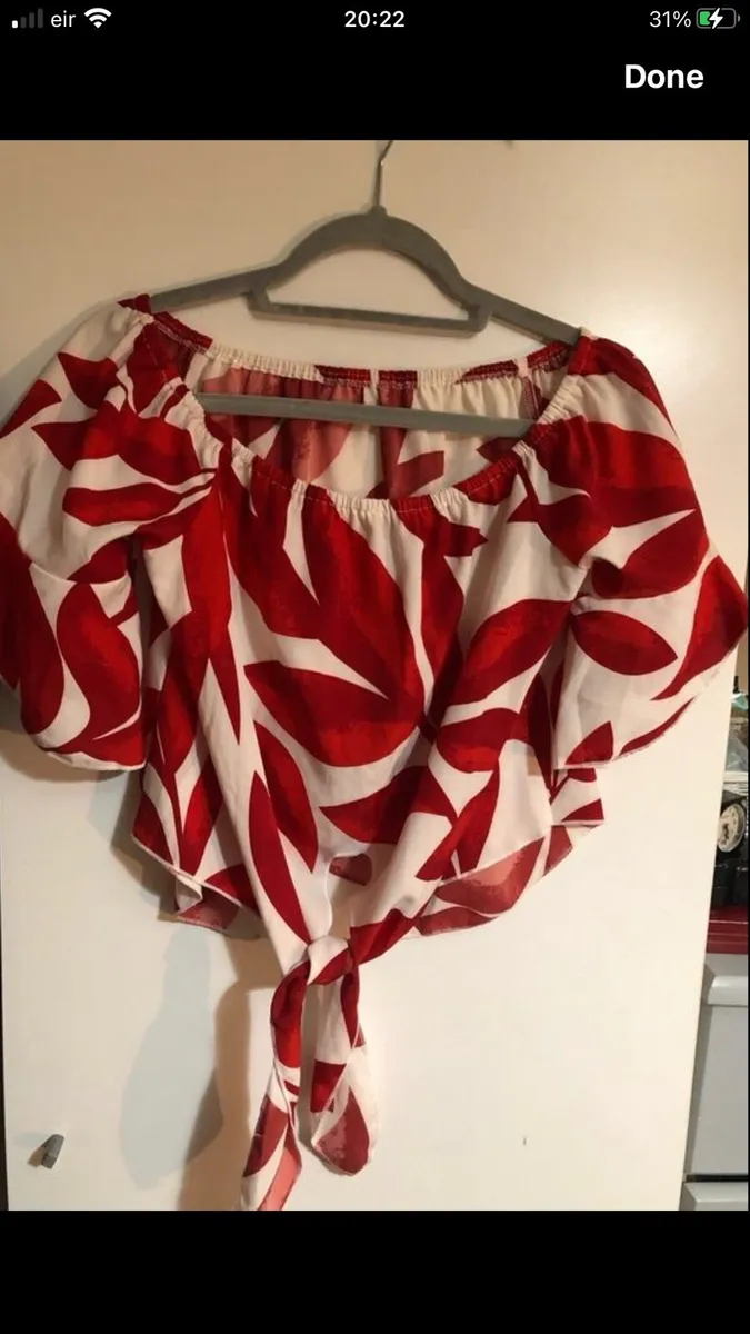 Ladies stunning top size M €3 - Image 1