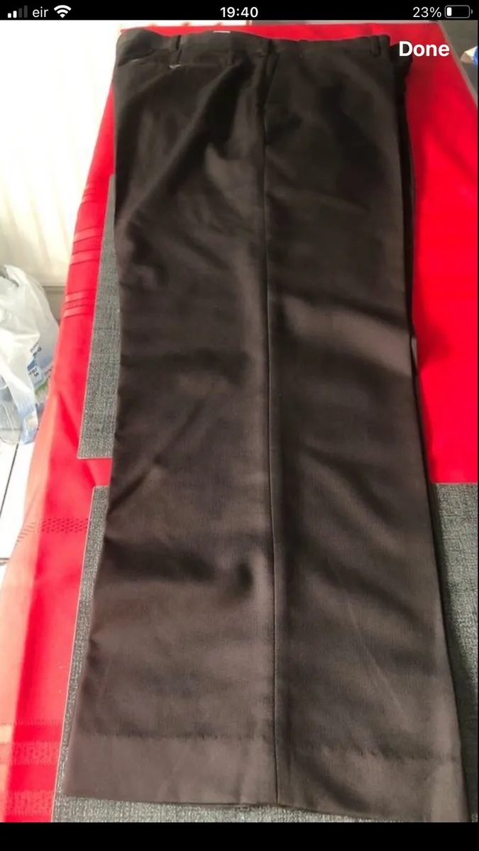 Mens trousers W40”x L29” €10 - Image 1