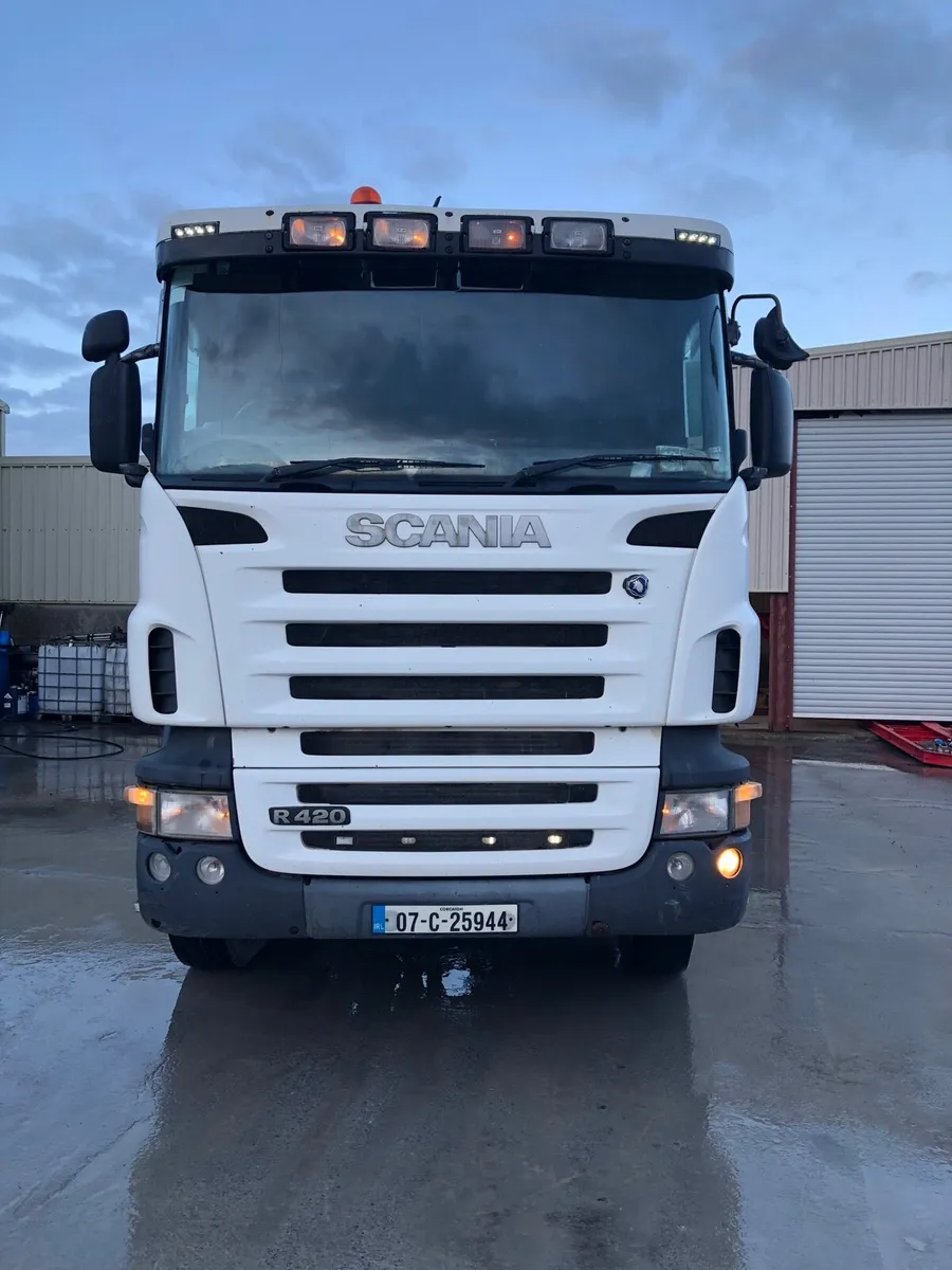 Scania R420 10x4 chassis and cab - Image 2