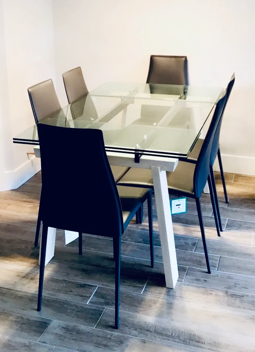Dining Table & chairs