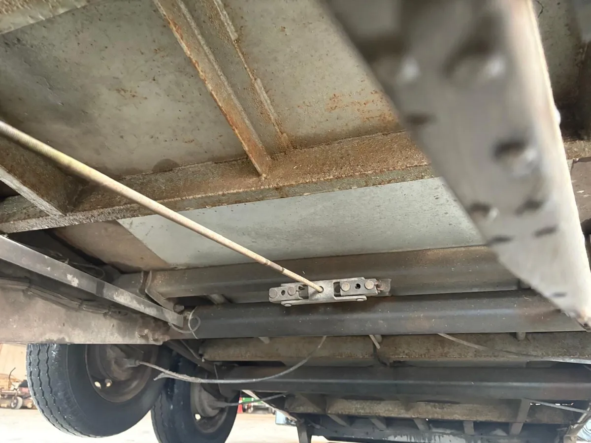 10x5 brian james tilt bed trailer - Image 4