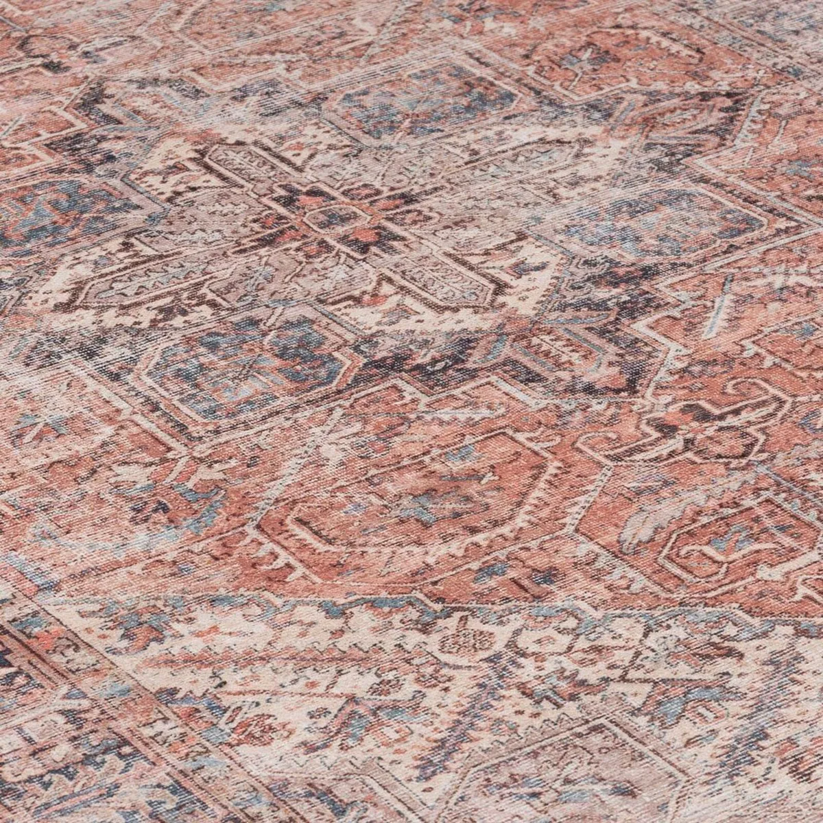 Large Classic Traditional Distressed Living Room - Image 4