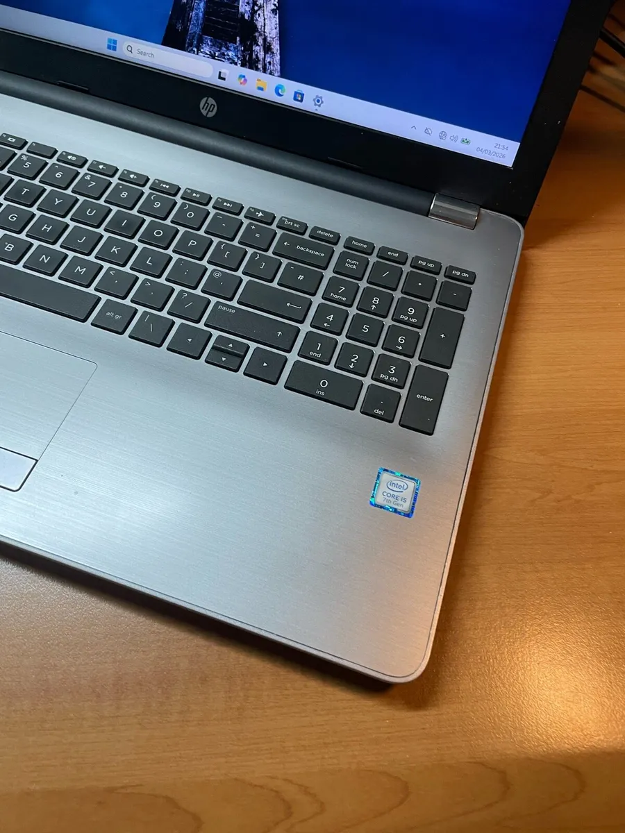 Hp laptop i5 pro 8/256 windows 11 - Image 2