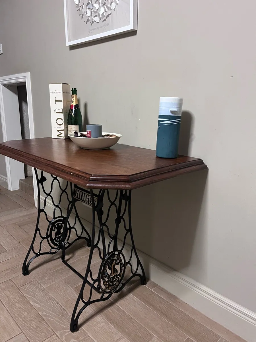 Beautiful early 20th century singer table - Image 3