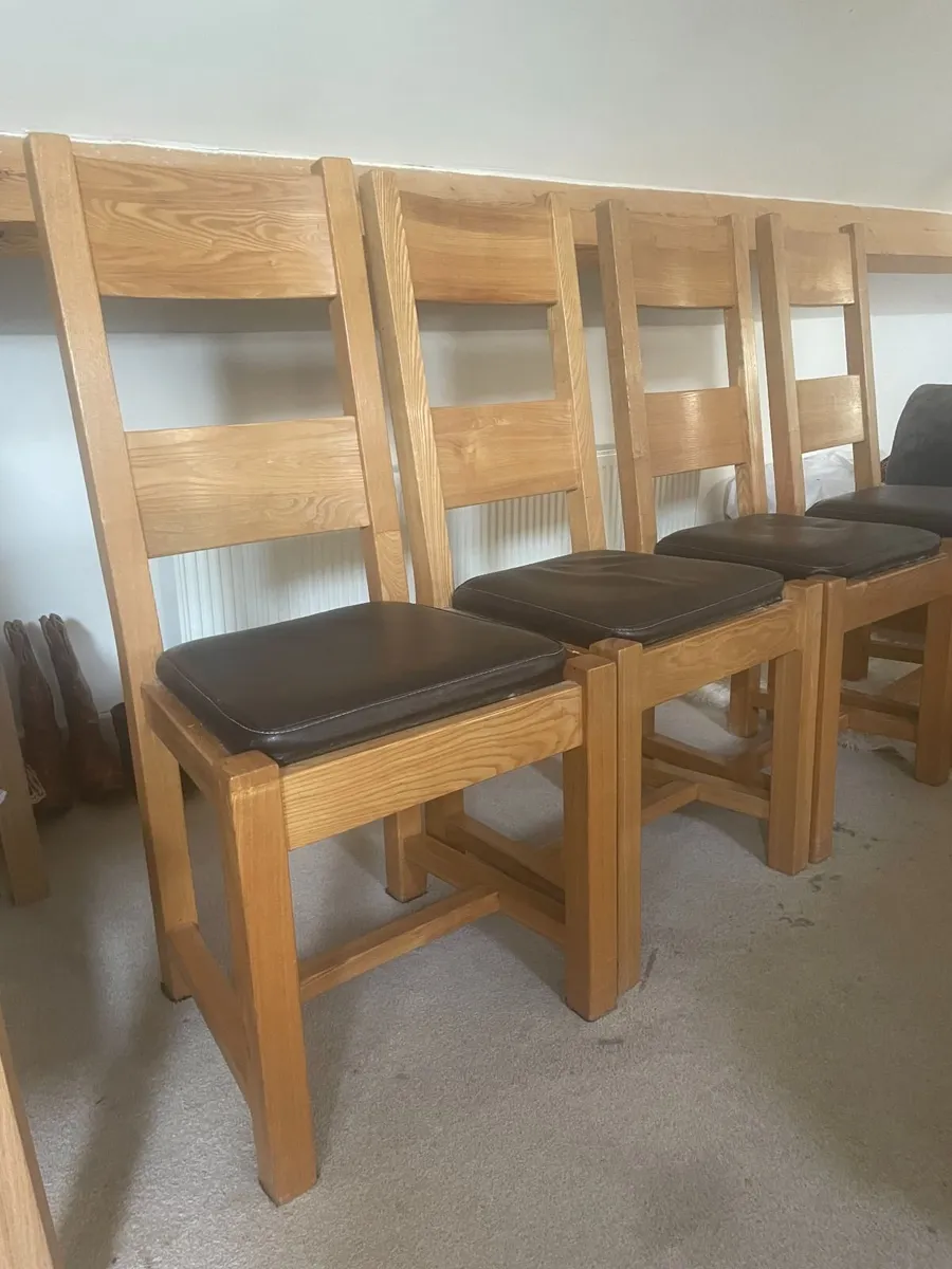 Furniture - 6 Oak Dining Chairs - Image 1