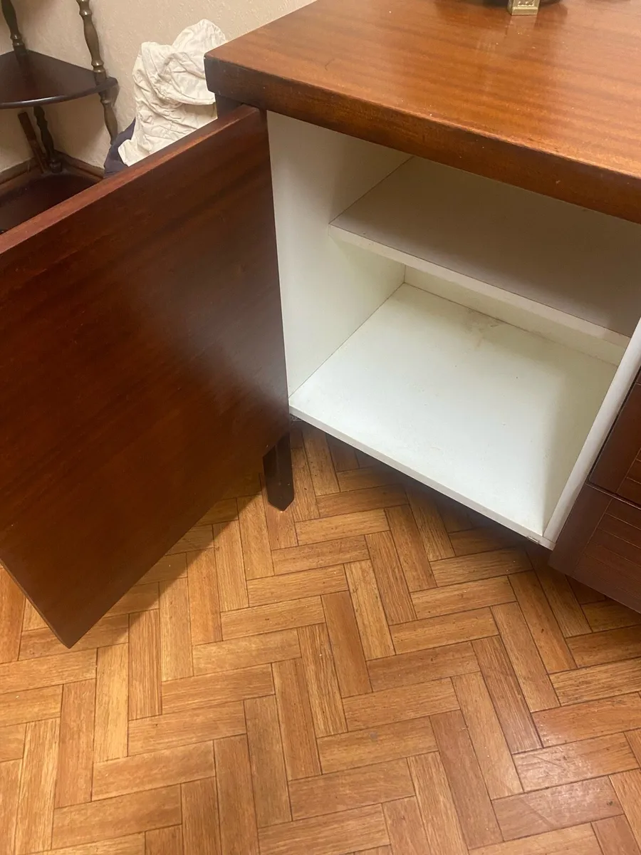 Mid-century teak sideboard. - Image 4