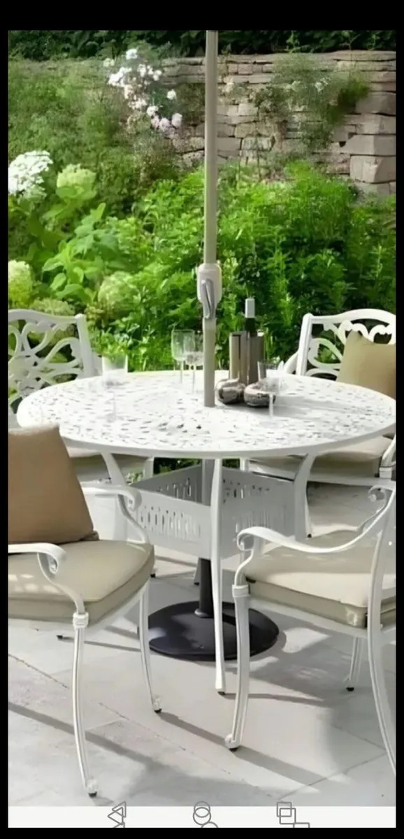 **CLEARANCE** Hartman  Demo Cast Aluminium Table - Image 1