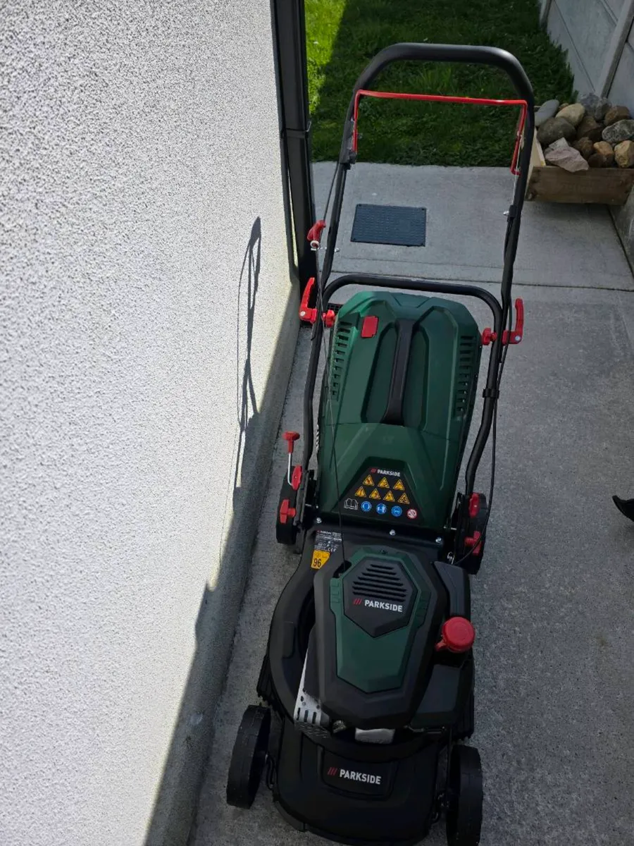 Petrol Lawnmower - Image 3