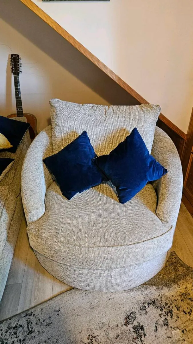 Swivel chair - Image 4