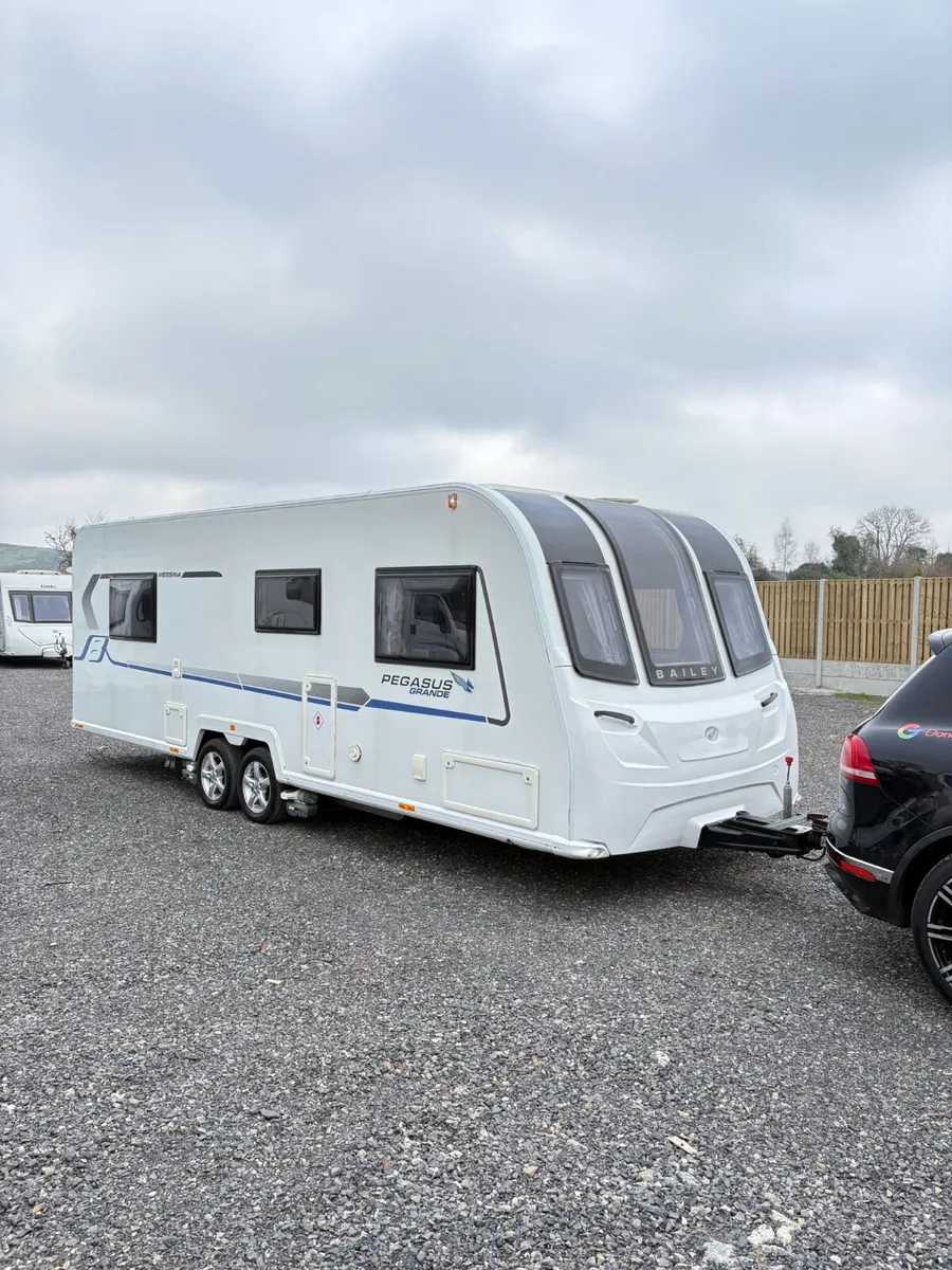 Bailey Pegasus 4 berth island bed high end Caravan - Image 4