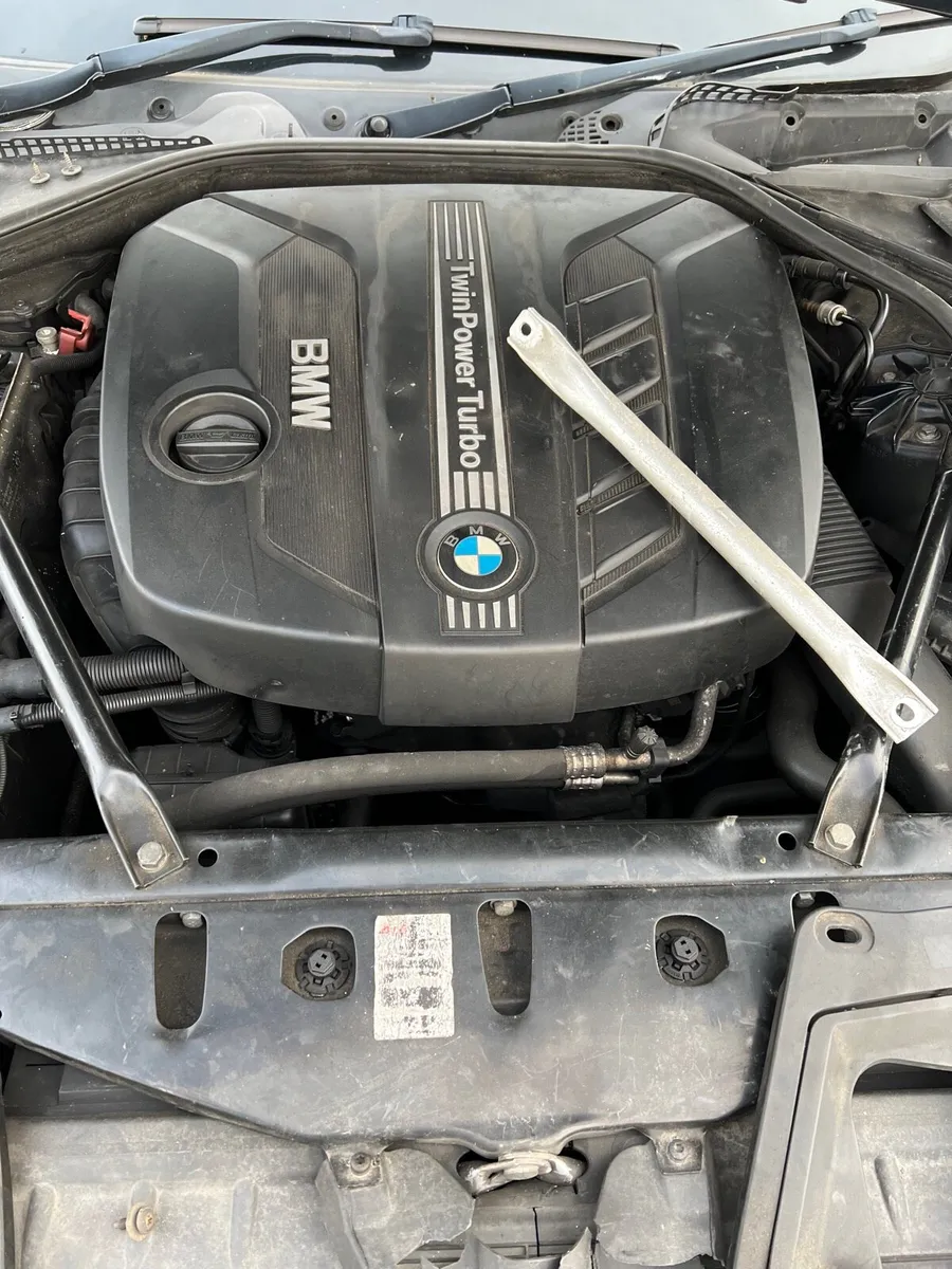 Breaking bmw 518d 2014 f10 a89 n47d20c - Image 3