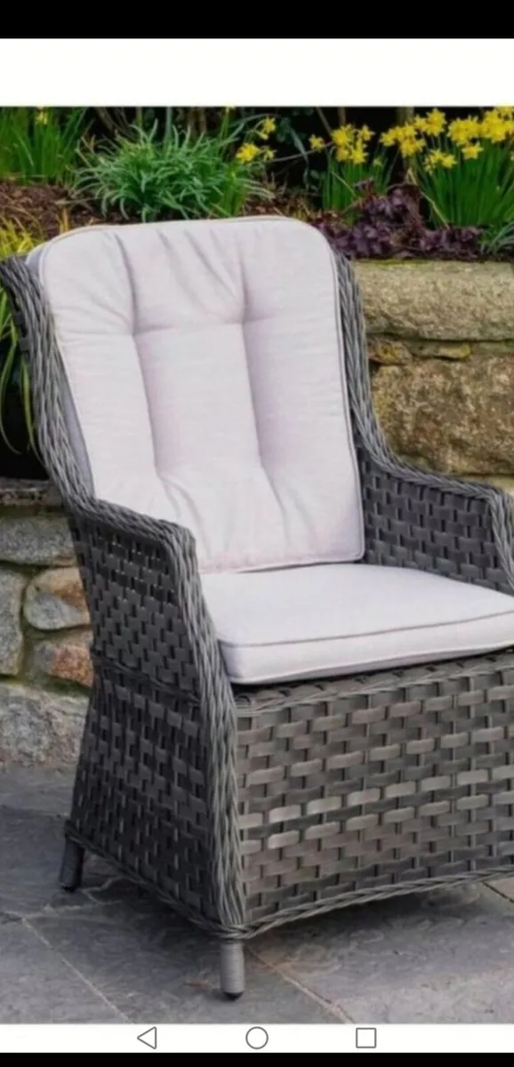 **CLEARANCE** Hartman  Demo Cast Aluminium Table - Image 2