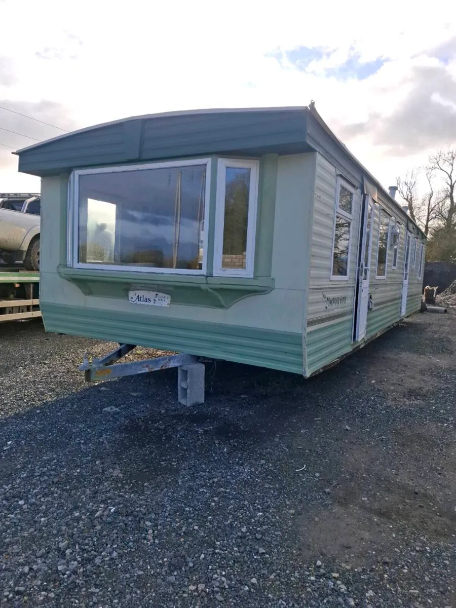 Oakwood Super 37 X 12 Mobile Home - Image 1