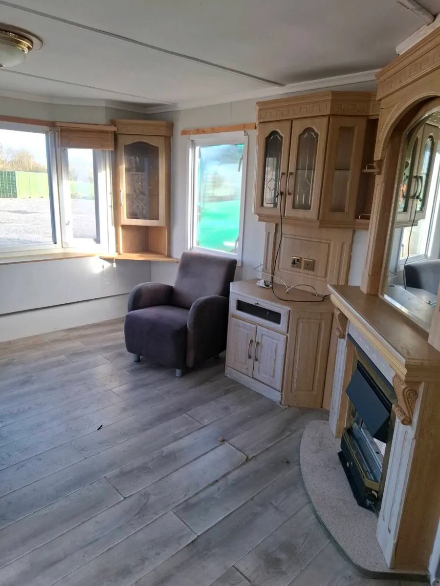 Oakwood Super 37 X 12 Mobile Home - Image 4