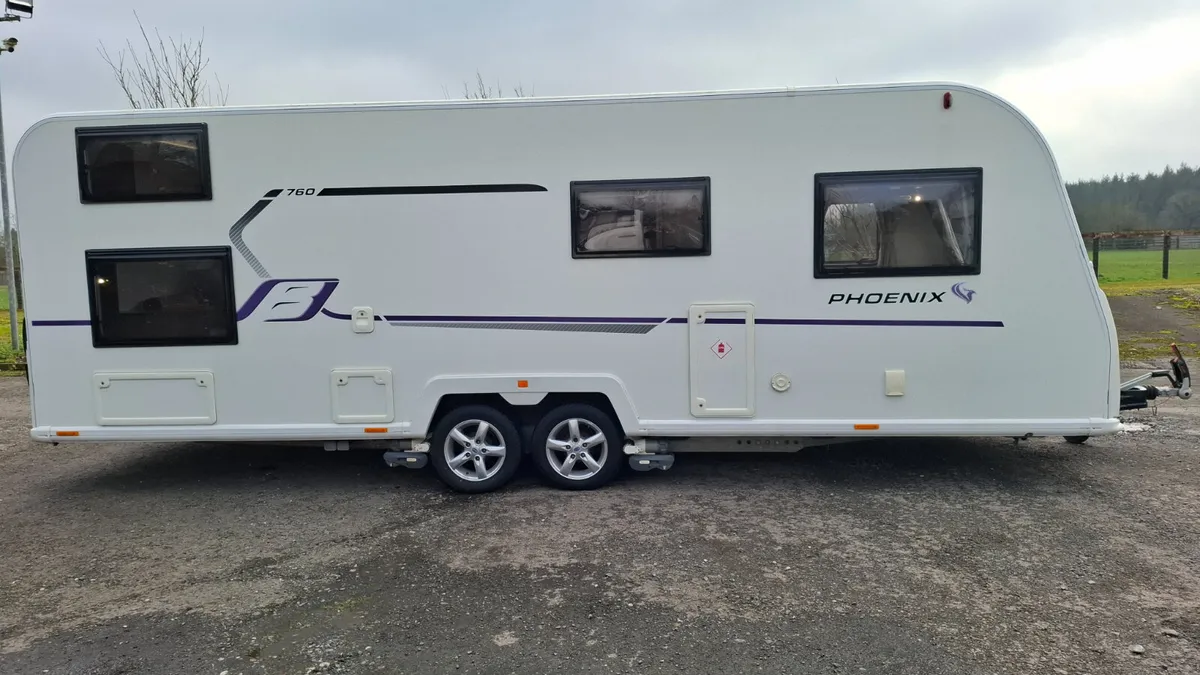 Bailey Phoenix 6 berth caravan - Image 1