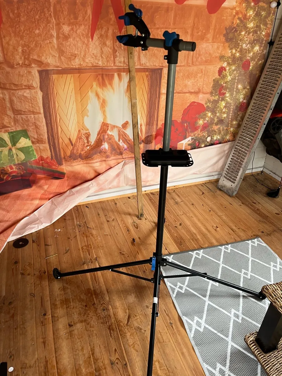 Bike work stand - Image 1