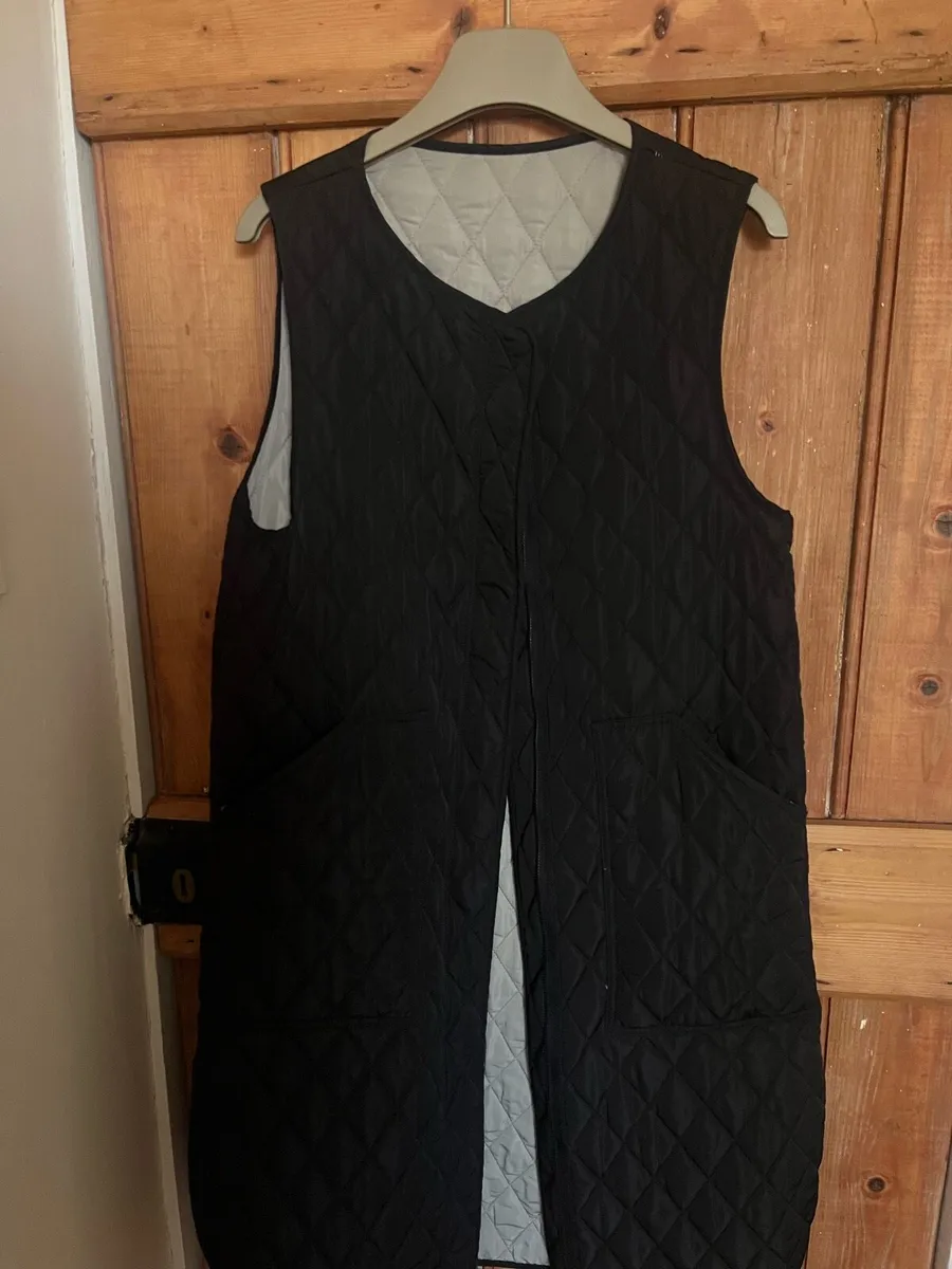 Caroline Donnelly sleeveless jacket - Image 1