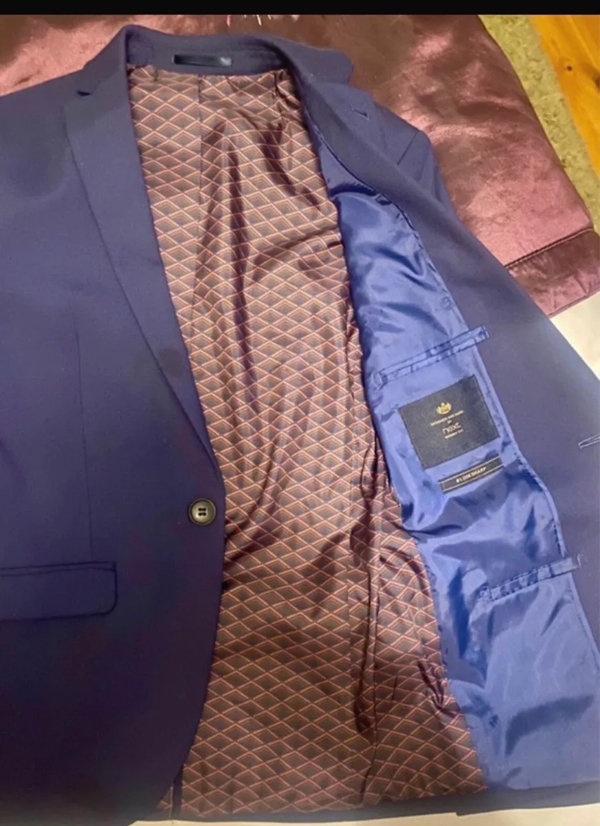 Communion boys suit - Image 2