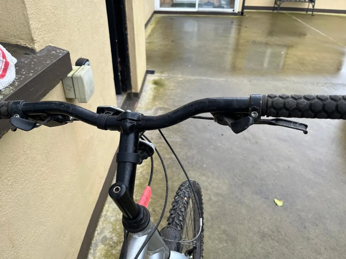 Trek 3500 Bicycle - Image 2