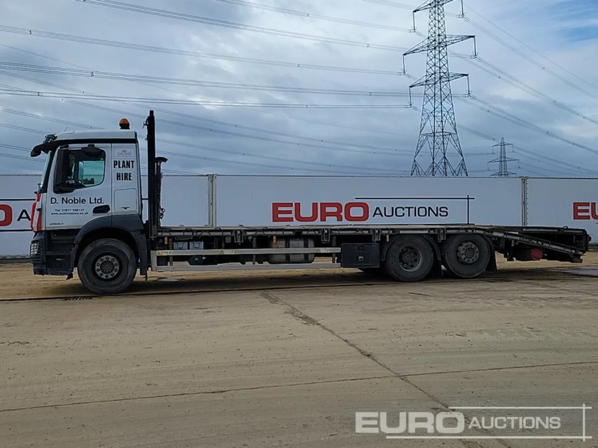 2016 Merecedes Antos 2530 - Image 2