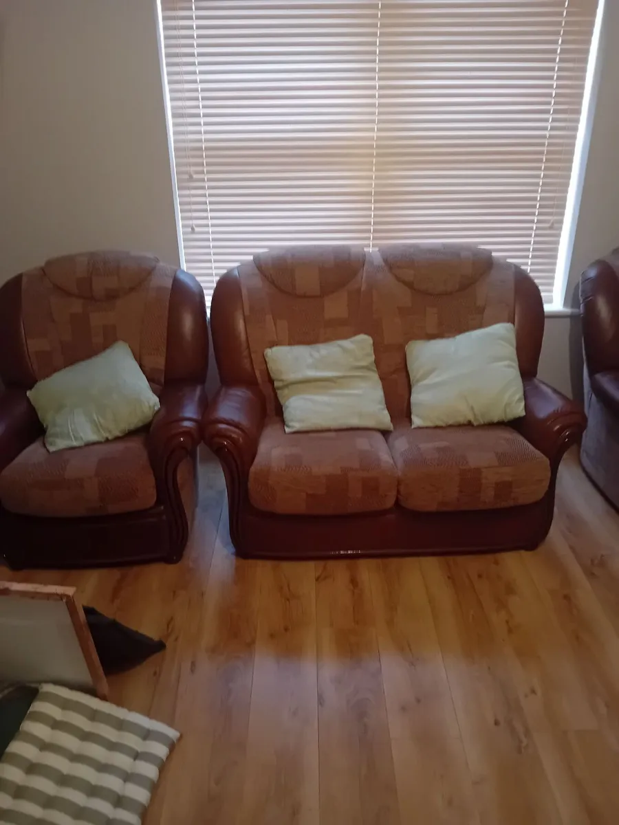 2 piece Sofa set - Image 1