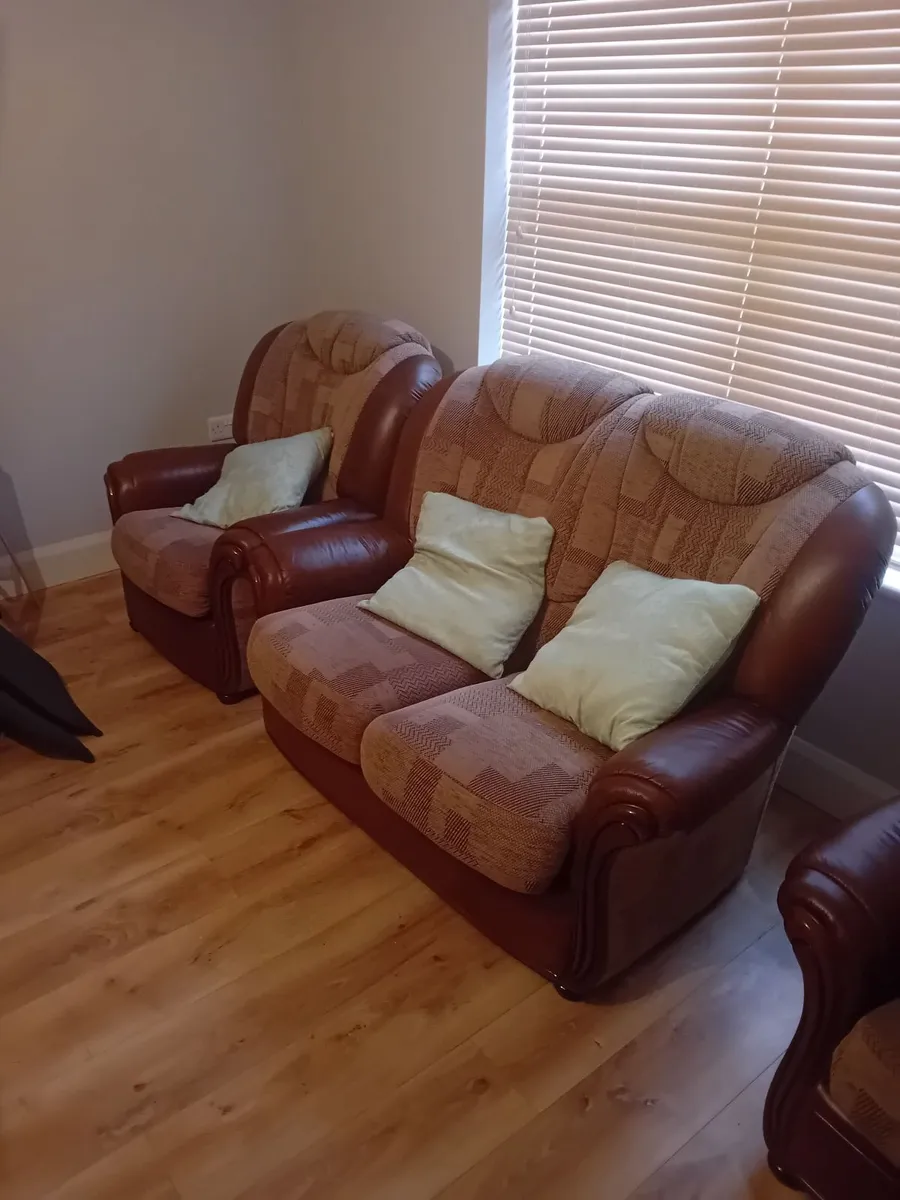 2 piece Sofa set - Image 2