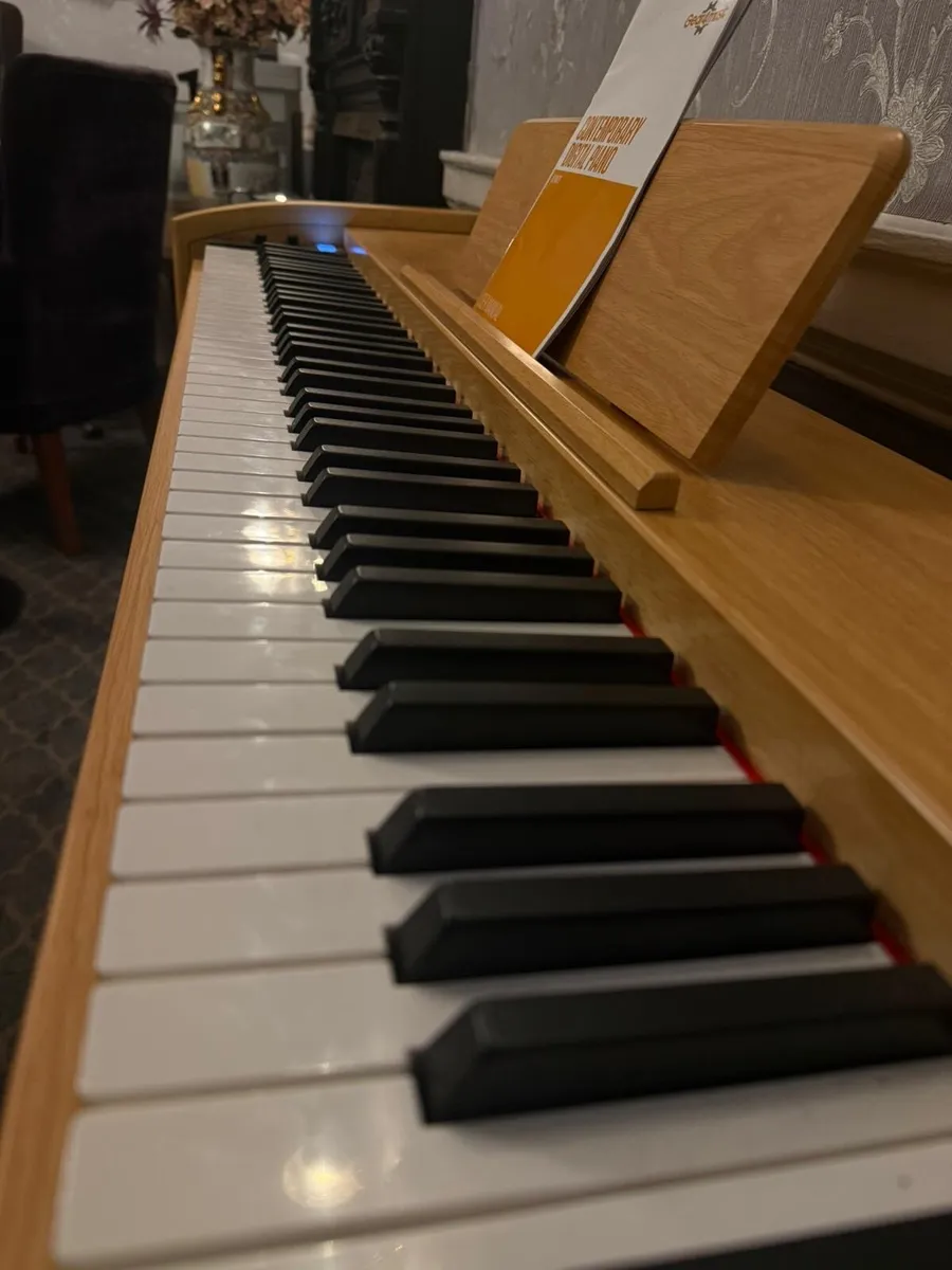 Piano keyboard - Image 2