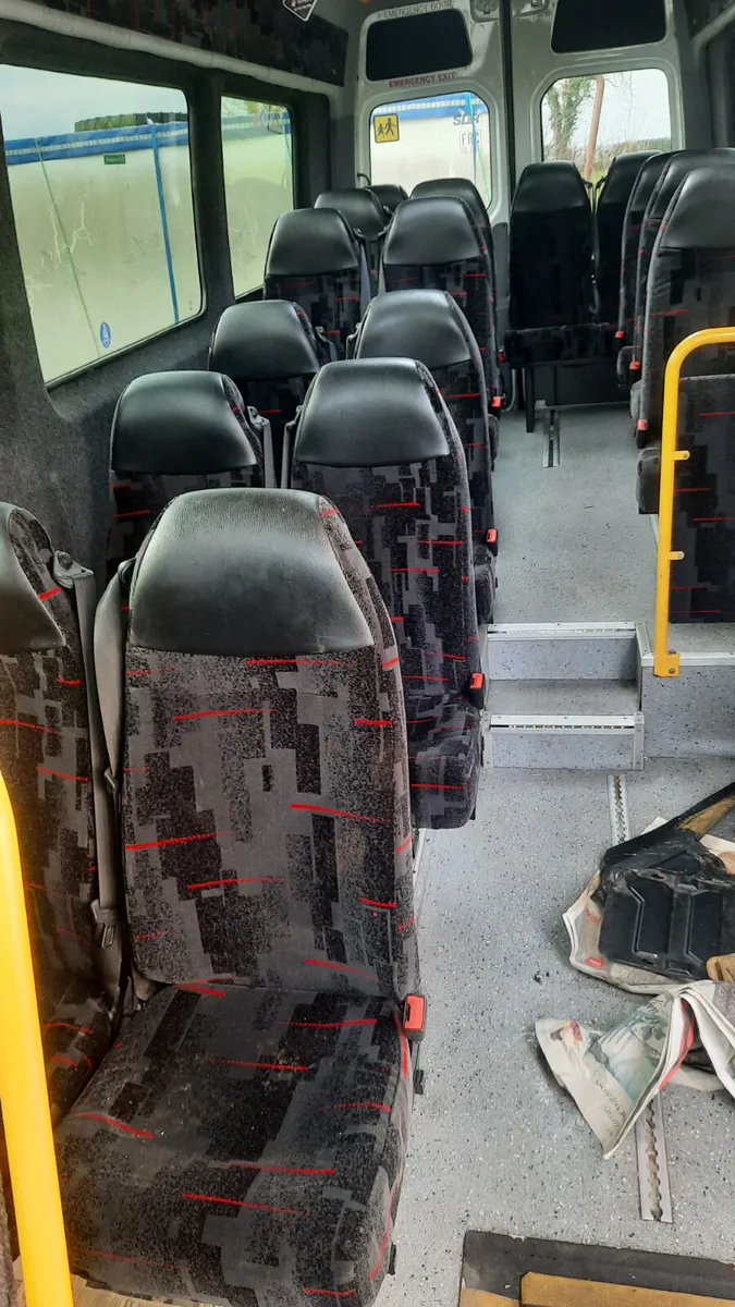 16 x Buckingham Seats - Image 3