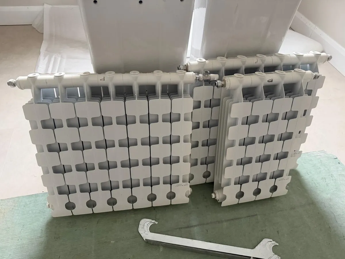 Toilet seat, Shower Tray, Flush Plate - Image 3