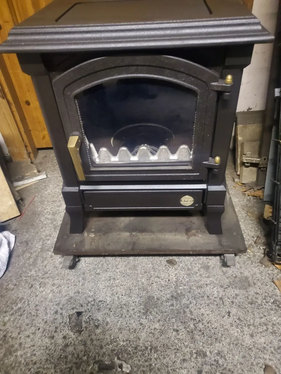 Looking for oil stoves. Anything considered. Not t - Image 3