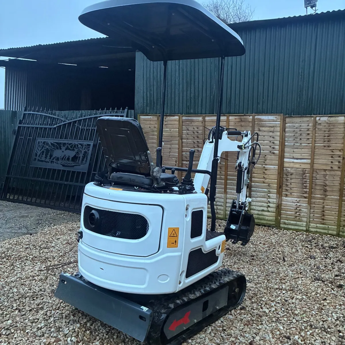 New mini digger - Image 4