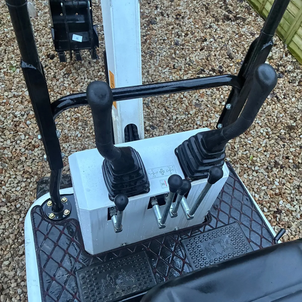 New mini digger - Image 3